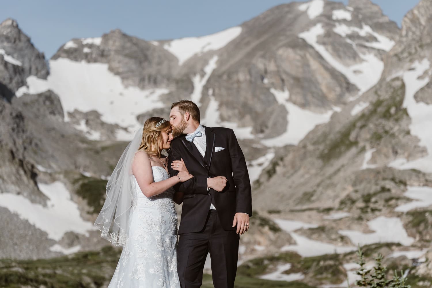 Bride and Groom kissing at Colorado Adventure Elopement