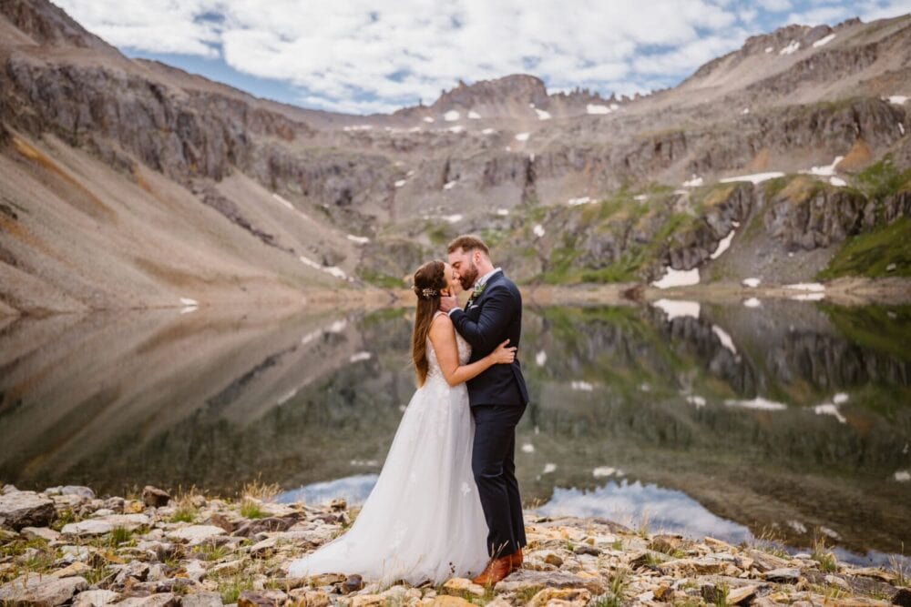Couple kissing at their Telluride elopement.
